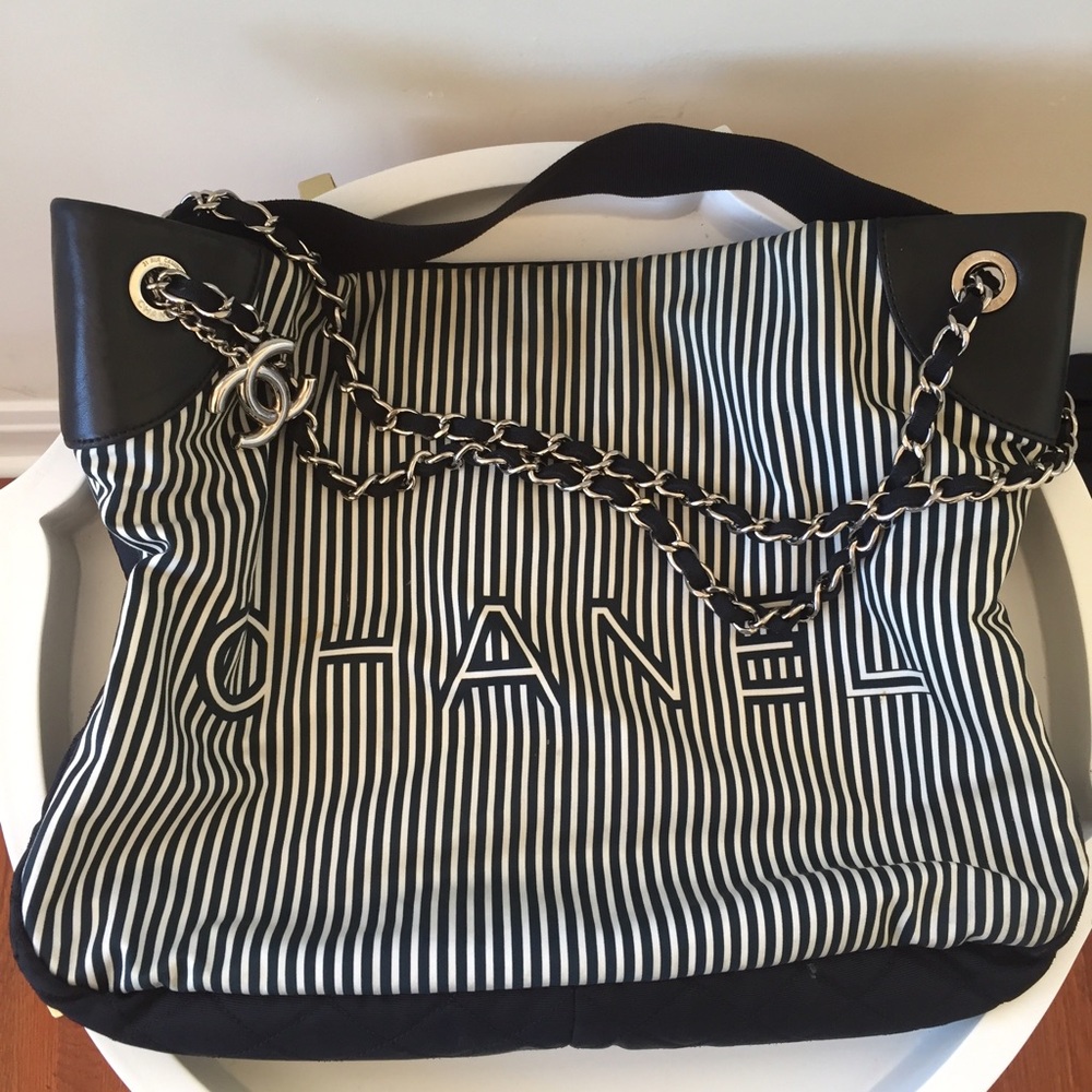 COPY - 💯 Authentic!!! Black and White Chanel bag.